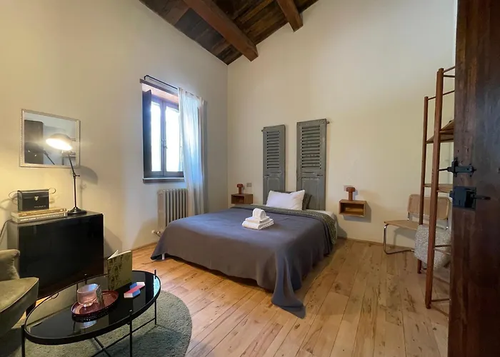 فندق مبيت وإفطار La Pomifera 3*